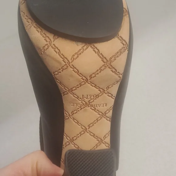 L.A.M.B HEELS - Picture 5 of 12